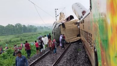 Photo of बंगाल-बिहार सीमा के पास रेल हादसा: कंचनजंगा एक्सप्रेस को मालगाड़ी ने पीछे से मारी टक्कर