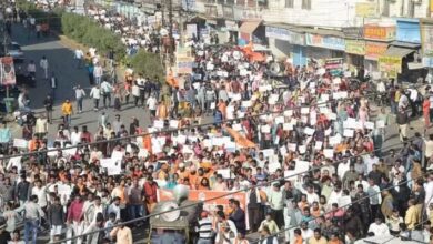 Photo of बांग्लादेश में हिंदुओं पर अत्याचार, 20 हजार लोगों ने किया विरोध, पुजारियों की महाकाल से प्रार्थना