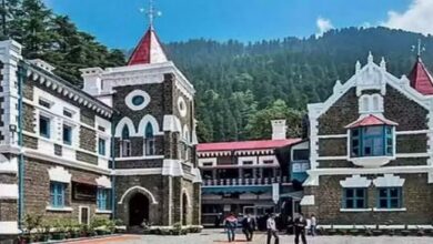 Photo of UCC में लिव-इन संबंधों के पंजीकरण पर HC ने कहा- बिना शादी निर्लज्जता से रह रहे